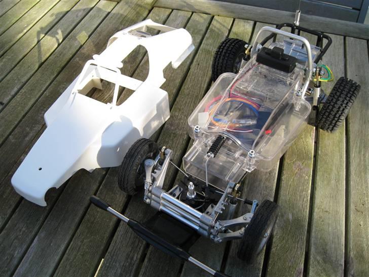 Off-Roader Tamiya Racing Buggy Champ - Fedt at samle, meget af det kan jeg huske fra sidste gang jeg samlede sådan en. billede 16