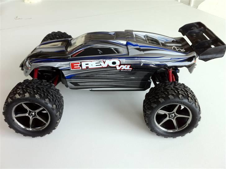 Off-Roader TRAXXAS E-REVO VXL 1/16 billede 1
