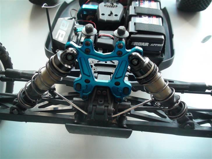 Truck Team Associated RC8Te billede 5