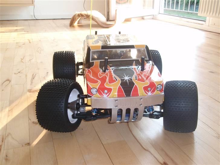 Off-Roader ofna dominater  billede 1