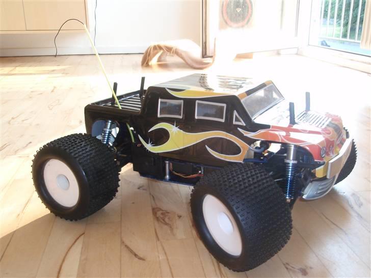 Off-Roader ofna dominater  billede 2