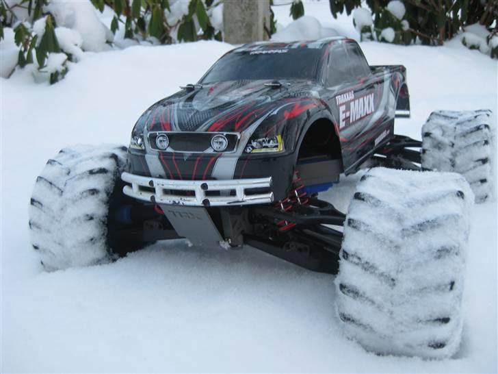 Bil     E-Maxx 4WD 2,4GHz  billede 1