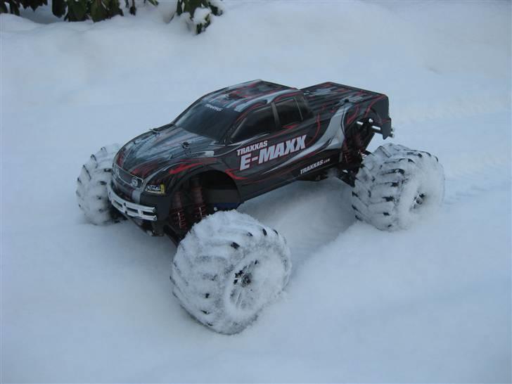 Bil     E-Maxx 4WD 2,4GHz  billede 2