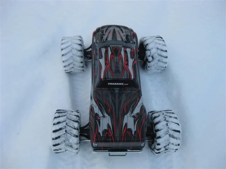 Bil     E-Maxx 4WD 2,4GHz  billede 4