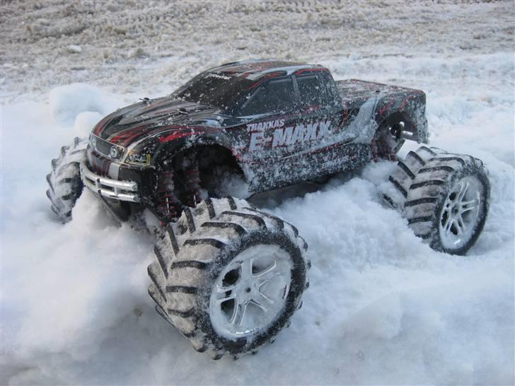 Bil     E-Maxx 4WD 2,4GHz  billede 5