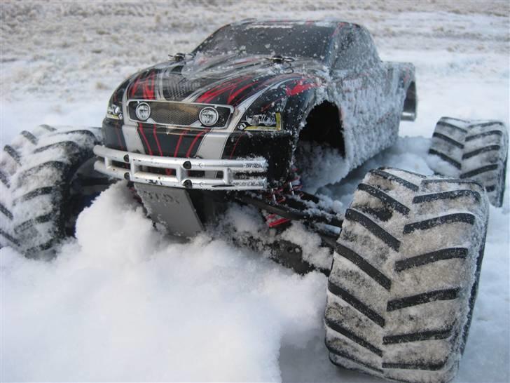 Bil     E-Maxx 4WD 2,4GHz  billede 6