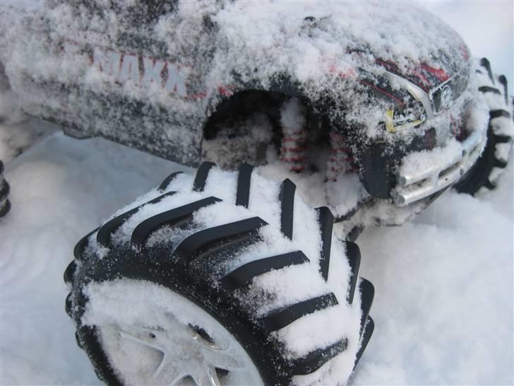 Bil     E-Maxx 4WD 2,4GHz  billede 8