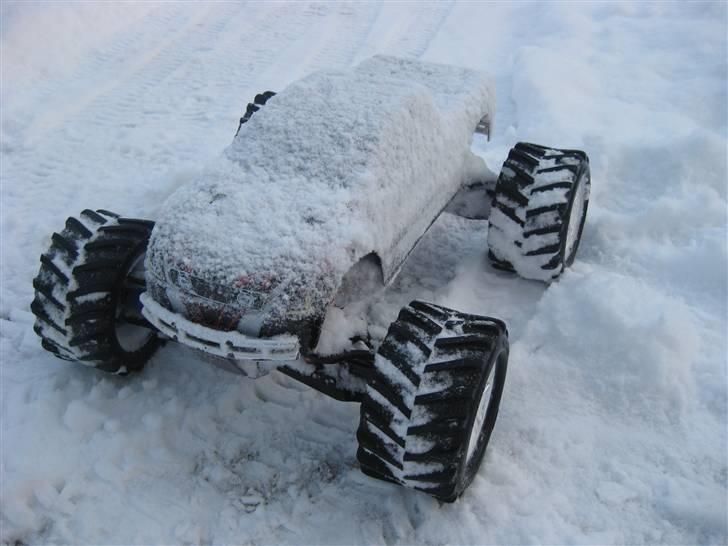 Bil     E-Maxx 4WD 2,4GHz  billede 11