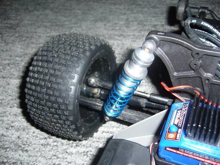 Off-Roader Traxxas Rustler VXL - Alu dæmper bagtil. billede 12