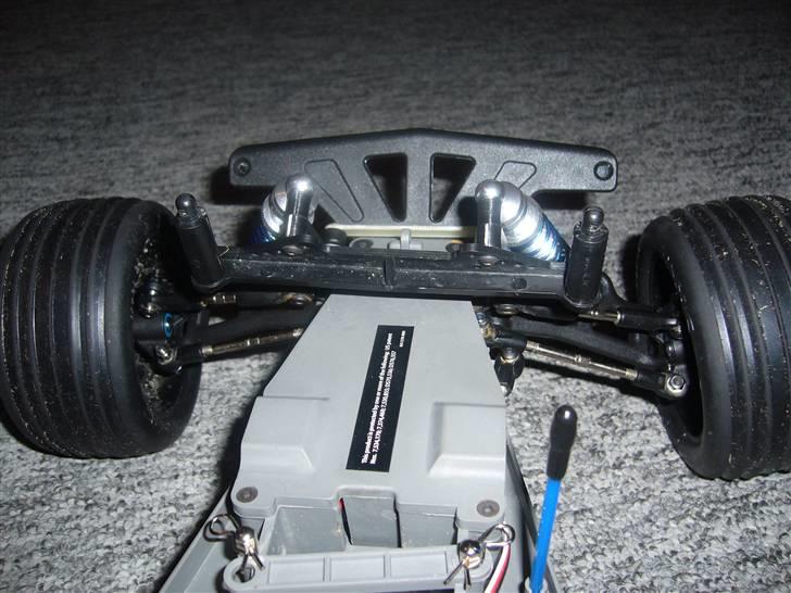 Off-Roader Traxxas Rustler VXL - Næsten alt er skiftet ud i forenden, men også kun næsten. billede 15