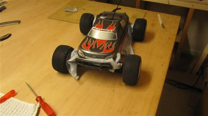 Bil Hot Bodies Stadium sport  - Med skjol billede 12