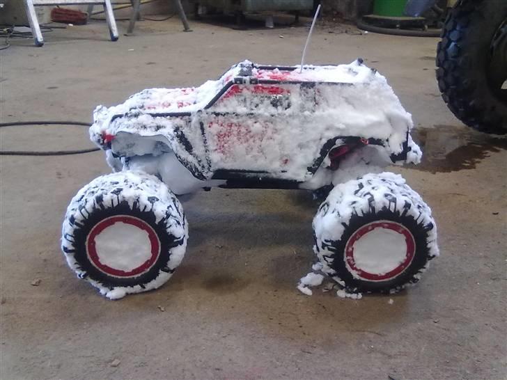 Off-Roader Traxxas Summit - Første tur i sneen billede 7