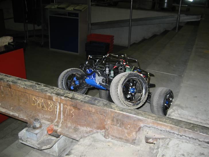 Truck TRX EMaxx RPM edt. SOLGT - på "sporet" af noget? billede 16