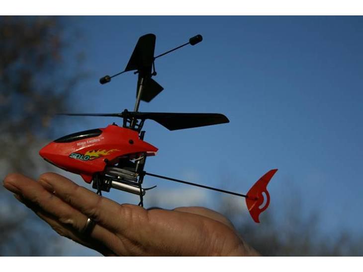 Helikopter "Solo" Nine Eagle billede 1