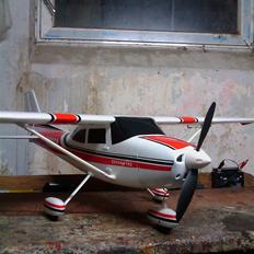 Fly FMS Cessna 182 SkyLane