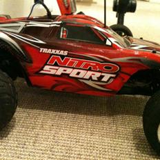 Bil Traxxas Nitro (BYTTET)