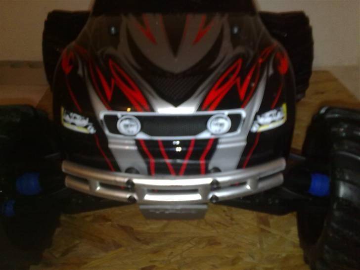Off-Roader Traxxas E-Maxx 4 WD billede 2