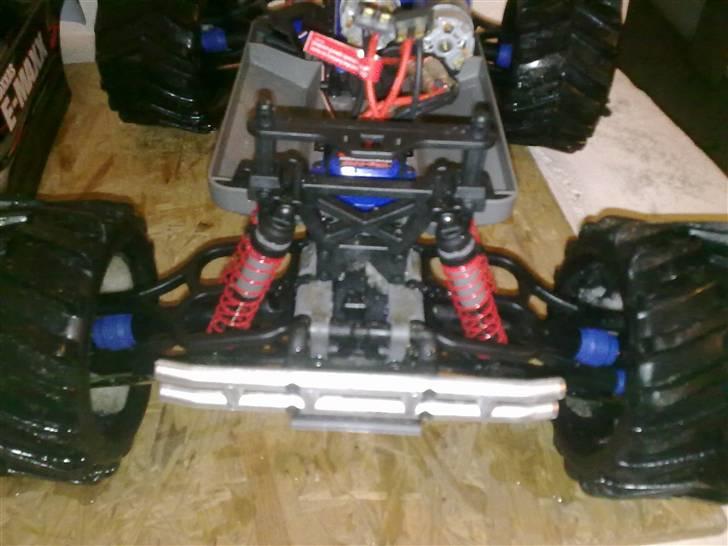 Off-Roader Traxxas E-Maxx 4 WD billede 6