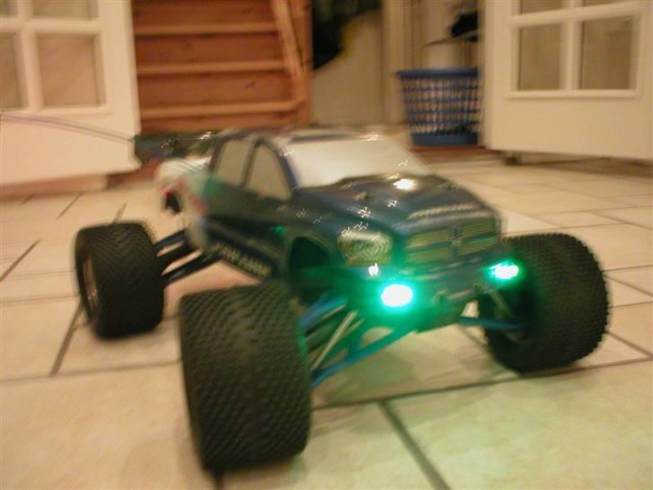 Bil Traxxas E-revo BRUSHLESS!  billede 10