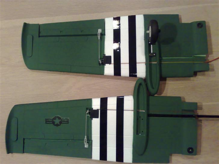 Fly A-10 Warthog Fighter Jet - Vinger ved at blive samlet/limet. Main hjul virker meget robuste billede 5