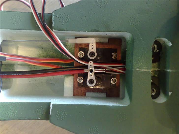 Fly A-10 Warthog Fighter Jet - Servo for højderor og næsehjul. Der er ikke sideror på den her A-10 billede 7