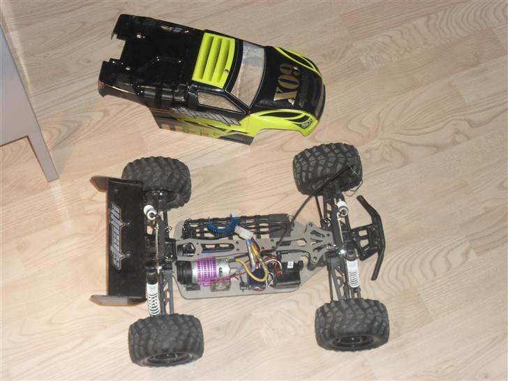 Off-Roader Stealth X09 Truggy (Solgt - Bil + karossen :)  billede 2