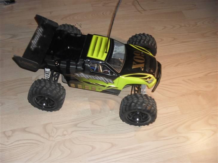 Off-Roader Stealth X09 Truggy (Solgt - Bil med karossen set fra oven :)  billede 13