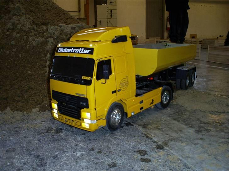 Lastbiler Tamiya Volvo FH12 (SOLGT) billede 6