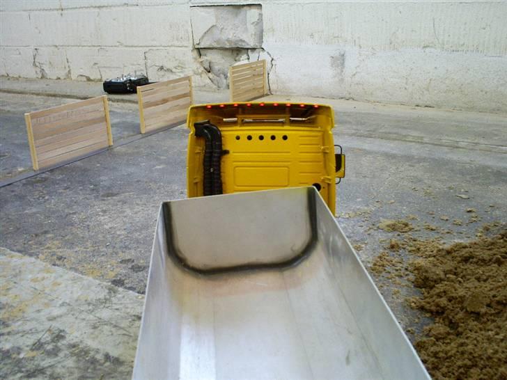 Lastbiler Tamiya Volvo FH12 (SOLGT) billede 8