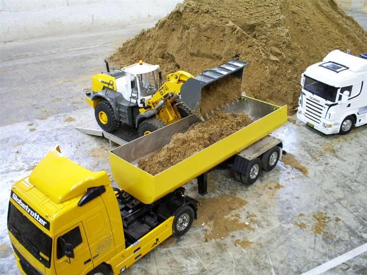 Lastbiler Tamiya Volvo FH12 (SOLGT) billede 11