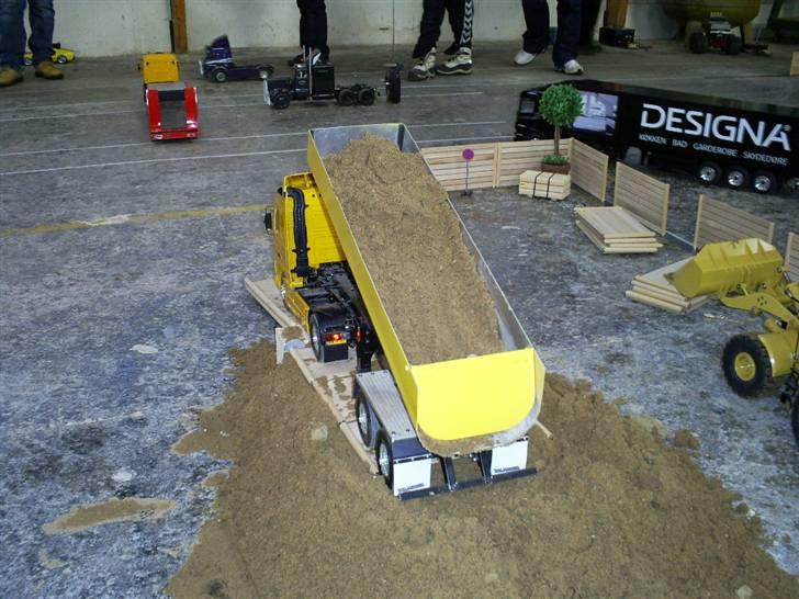 Lastbiler Tamiya Volvo FH12 (SOLGT) billede 12