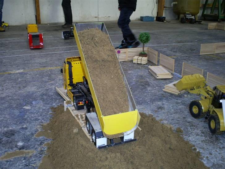 Lastbiler Tamiya Volvo FH12 (SOLGT) billede 13