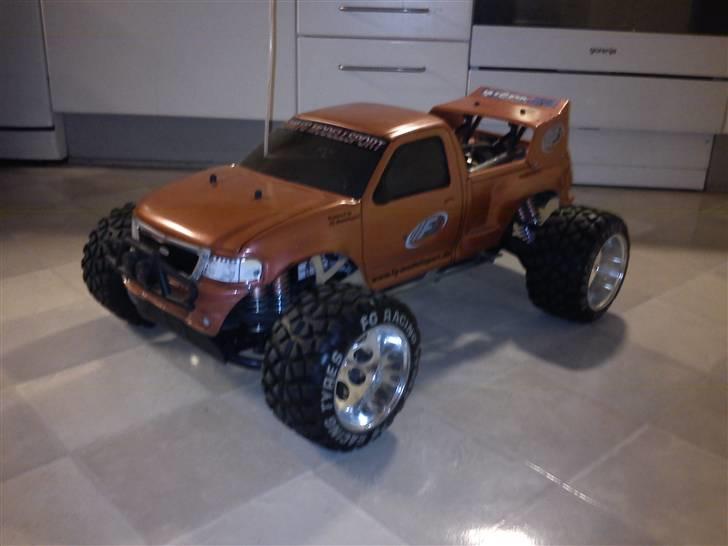 Truck FG Stadium Truck SOLGT billede 1