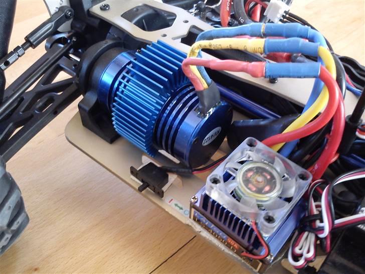 Bil HBX stealth XO9 brushless - min nye motor og esc billede 4