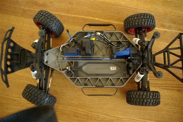 Off-Roader traxxas slash 4x4 SOLGT - esc´en er gået i stykker men en ny er på vej billede 3