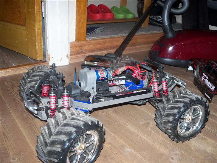 Off-Roader Traxxas E-Maxx 4 WD billede 10