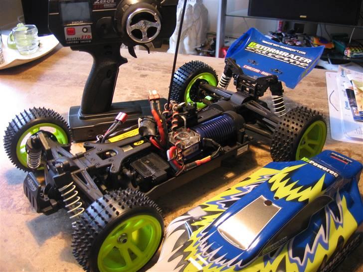 Bil Carsson stormracer - Ligeledes radio fra en Stealth X09 BL. FM, så kører det super uden de store forstyrrelser :) billede 5
