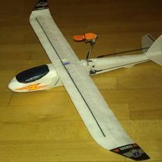 Fly hjemmelavet el-svæver! 