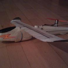 Fly hjemmelavet el-svæver! 