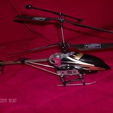 Helikopter sort dobbelt rotor  SOLGT
