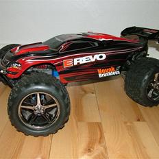 Off-Roader Traxxas E-revo brushless