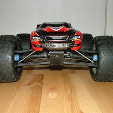 Off-Roader Traxxas E-revo brushless