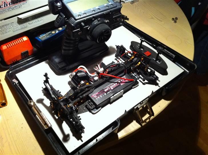 Bil Xray T2 '009 (Solgt) - Med senderen (Sanwa M11x) billede 14