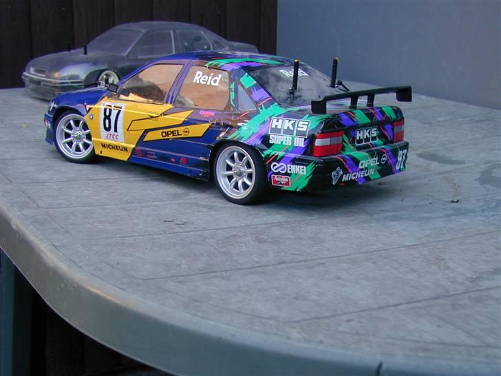 Bil FF-01 HKS Opel Vectra billede 1