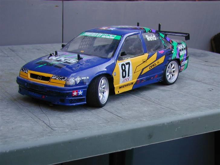Bil FF-01 HKS Opel Vectra billede 2