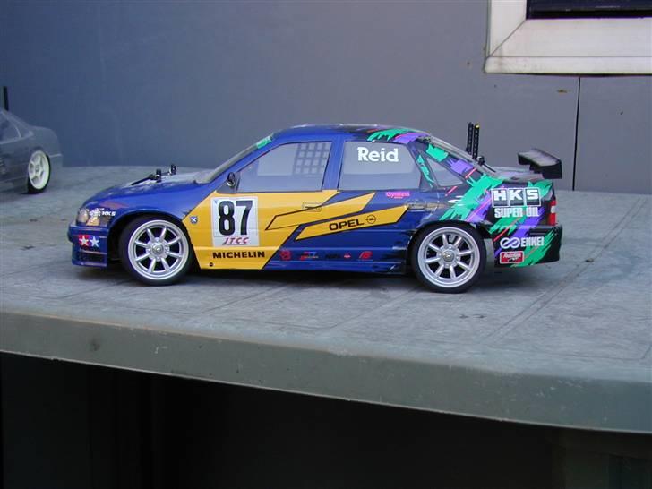 Bil FF-01 HKS Opel Vectra billede 3