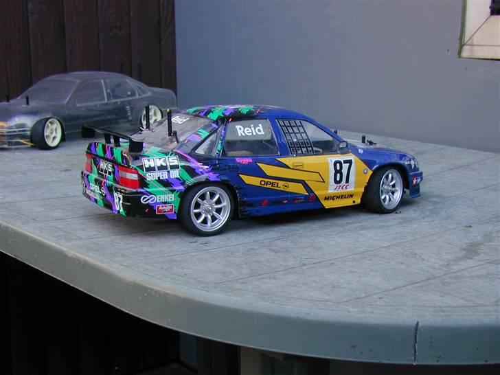 Bil FF-01 HKS Opel Vectra billede 4