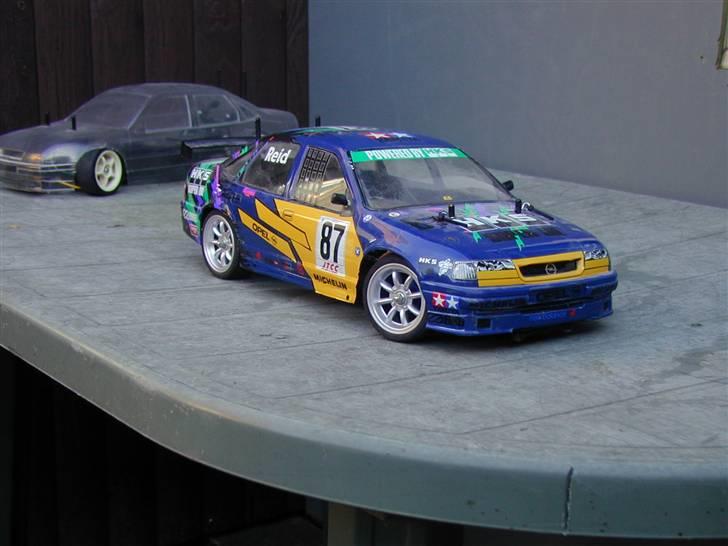 Bil FF-01 HKS Opel Vectra billede 5