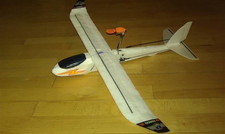 Fly hjemmelavet el-svæver!  billede 2