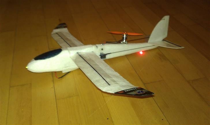 Fly hjemmelavet el-svæver!  billede 9
